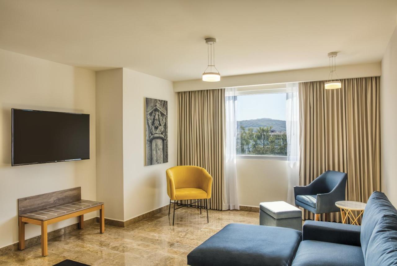 Fiesta Inn Guadalajara Periferico Poniente Zapopan Eksteriør billede